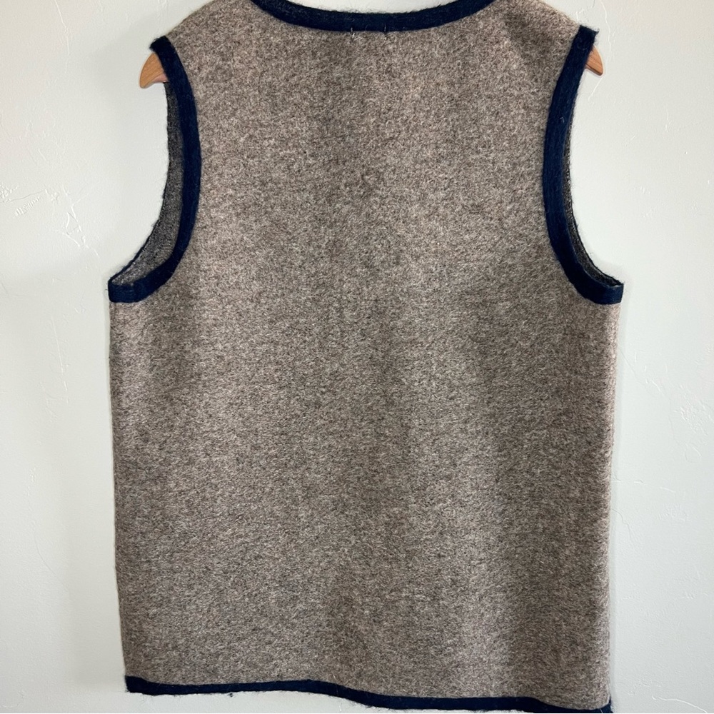 Leon Max Sweater Vest - Picture 2 of 5